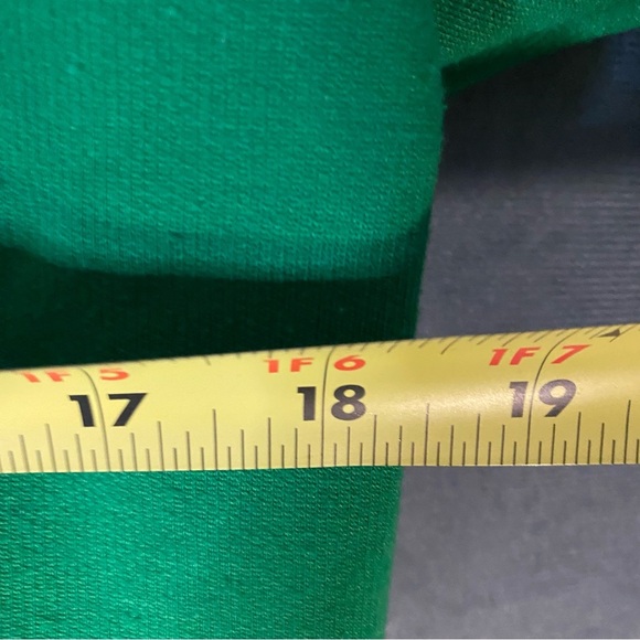 Elf Movie Green Crewneck Sweater M Cotton Headed Ninny Muggins Christmas - Picture 6 of 7